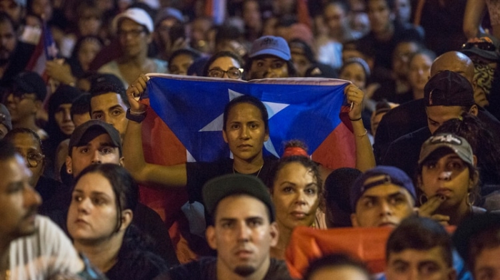   Quince días de furia:   cómo se derrumbó el gobierno de Puerto Rico
