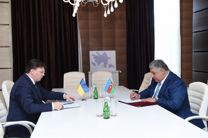   Azerbaijan, Ukraine sign co-op program on physical education and sport   