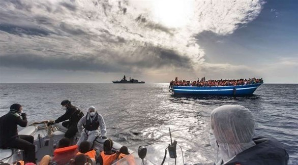 إنقاذ 98 مهاجراً قبالة السواحل الإسبانية