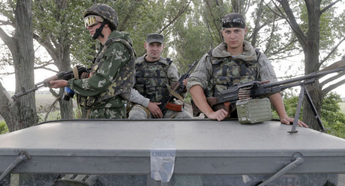 جنود أوكرانيون يغرقون تحت بصر مدربي الناتو
