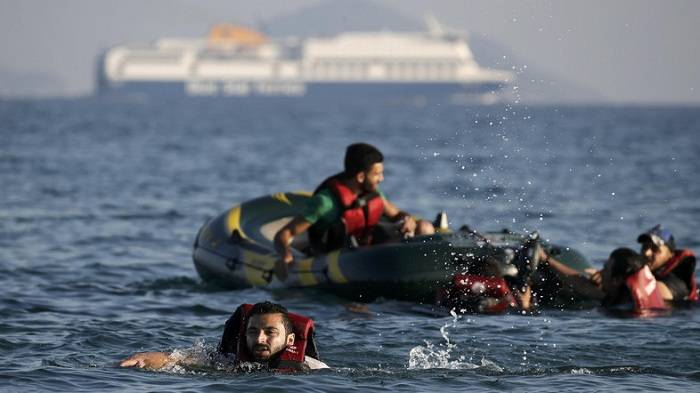   Miqrantları daşıyan gəmi batıb:    82 nəfər itkin düşüb      