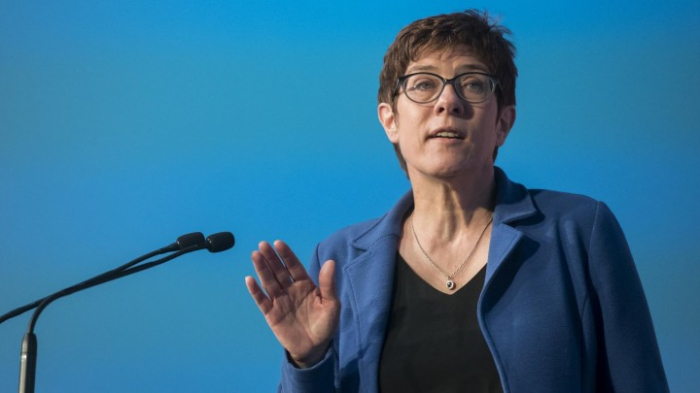 Kramp-Karrenbauer fordert mehr deutsche Verteidigungsausgaben