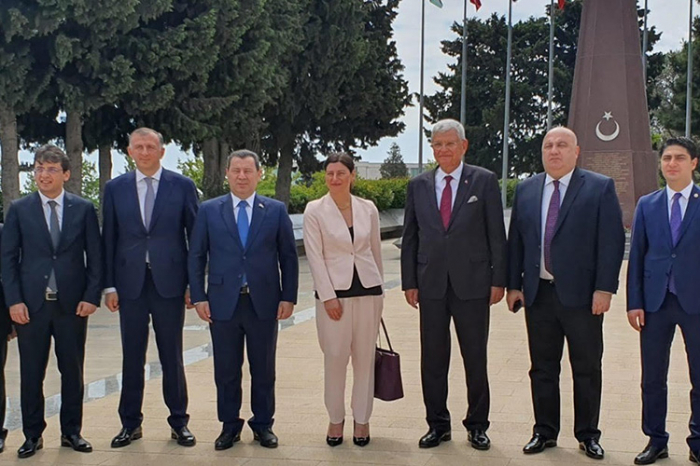  Abgeordnete des georgischen Parlaments beginnen ihren Besuch in Aserbaidschan 