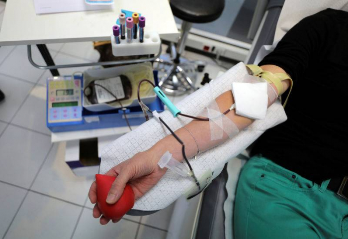 La France assouplit ses règles de don de sang pour les homosexuels