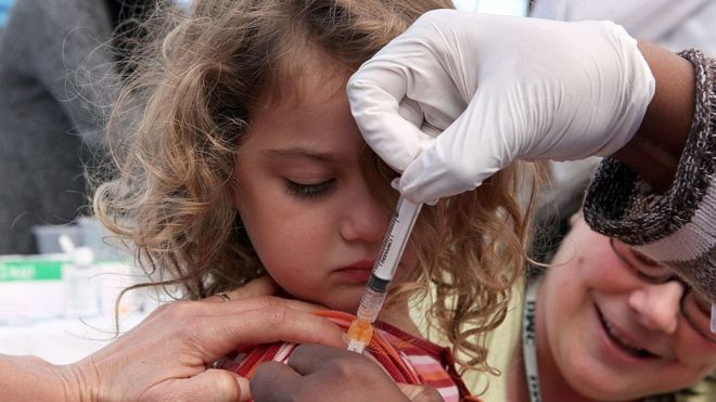 ما هو اللقاح "غير الحلال" المثير للجدل في بريطانيا؟