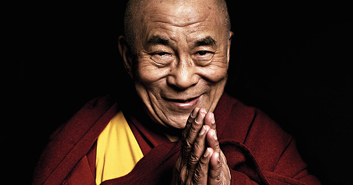 Le Dalaï-Lama pense (encore) que sa successeuse "doit être belle"