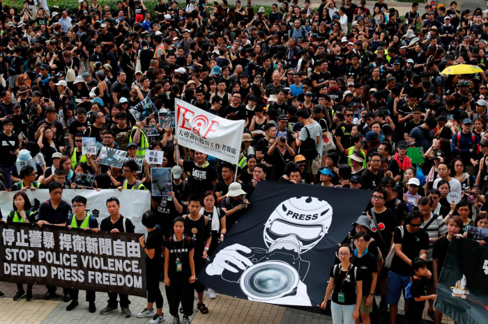 Hong Kong protesters resume chorus of opposition to extradition bill