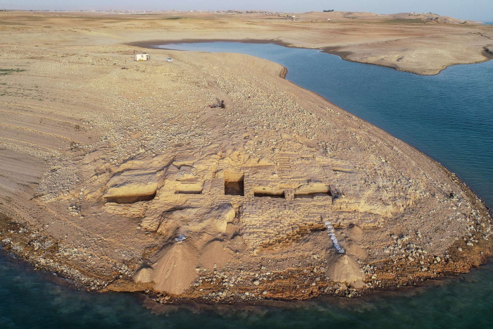  Un palace vieux de 3.400 ans émerge des eaux en Irak 