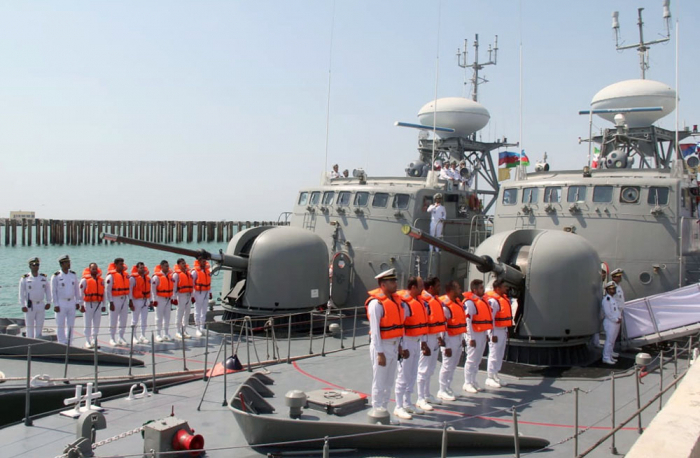 Iranische Kriegsschiffe treffen in Baku ein-  VIDEO  