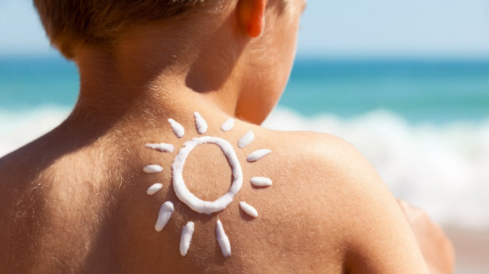  Cancer de la peau:  les crèmes solaires pendant l’été inutiles et dangereuses?