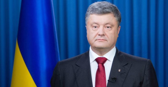 Poroşenko hesabından 34 milyon dollar pul çəkib
