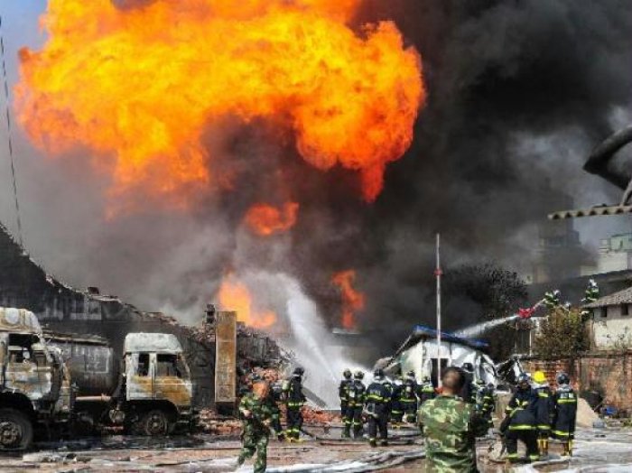 Explosion targets train shipping phosphate in central Syria