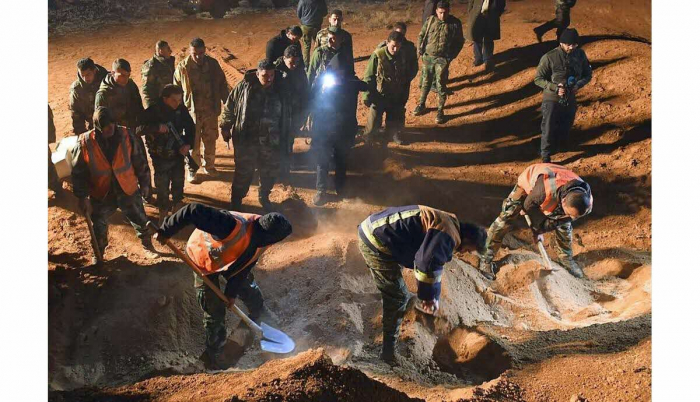 Syrie: environ 200 corps retrouvés dans une fosse commune à Raqqa