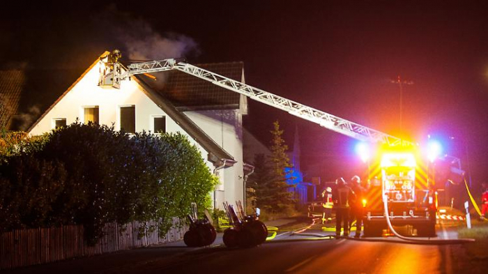 Feuer in zwei Flüchtlingsheimen