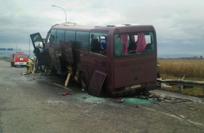    Ermənistanda avtobus qəzası:    Xeyli yaralı var      