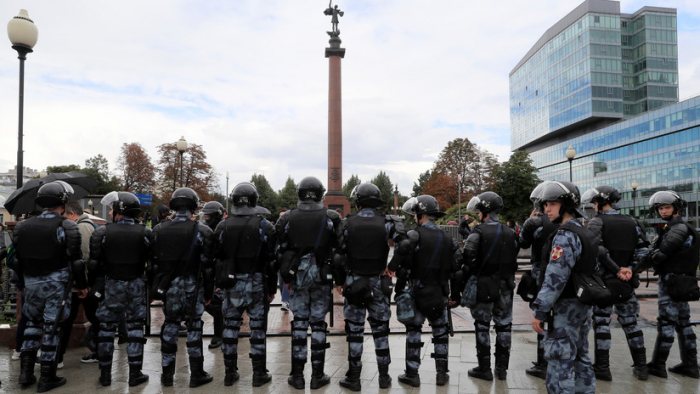   VIDEOS/FOTOS:  Unos 600 detenidos en la manifestación no autorizada contra la descalificación de candidatos a las elecciones municipales en Moscú 