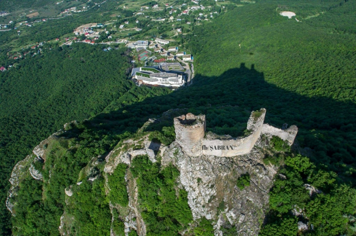   Fortaleza de Chirag Gala es un sitio histórico en Siyazan  