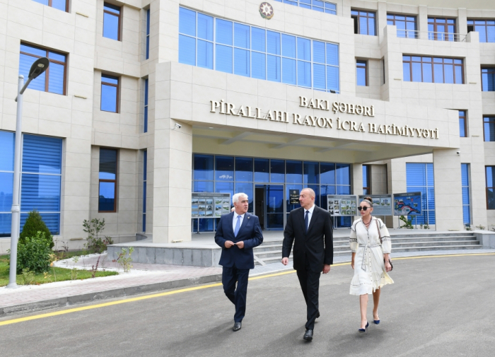   Präsident Ilham Aliyev besucht mehrere Eröffnungen im Bezirk Pirallahi -   FOTOS    