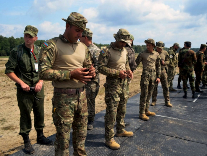   Francotiradores azerbaiyanos que participan en el concurso "Frontera del francotirador" alcanzan las semifinales  
