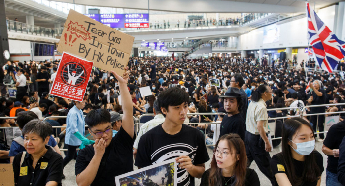 China llama a EEUU a sopesar sus declaraciones y no meterse en Hong Kong