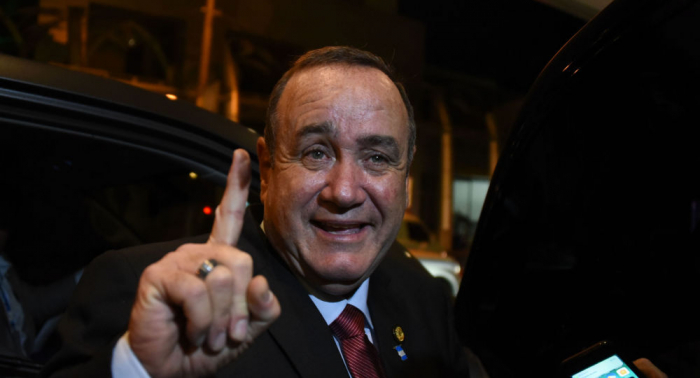 España felicita al presidente electo de Guatemala
