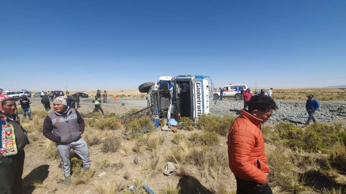   Mueren 11 personas tras un accidente de tránsito en Bolivia  