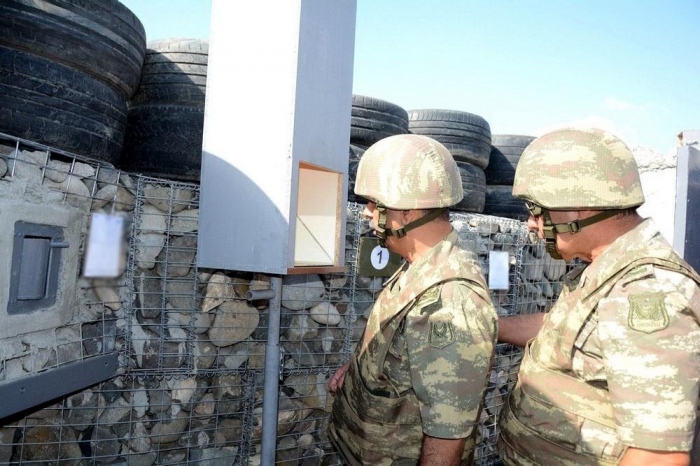   Aserbaidschans Verteidigungsminister besucht vorgeschobene Truppenteile  