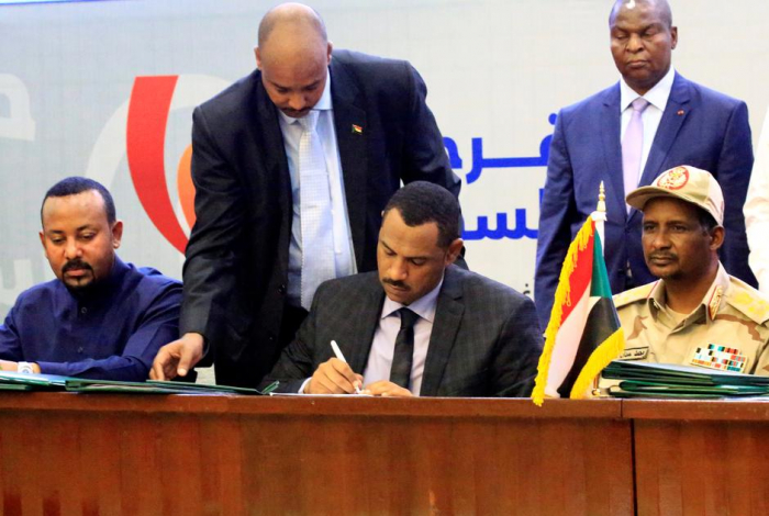 Sudan conflict: Army and civilians seal power-sharing deal
