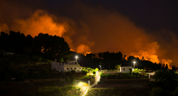 Más de 2.000 evacuados por nuevo incendio en Gran Canaria