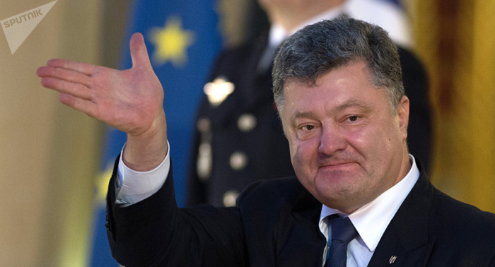 Denuncian que Poroshenko retiró 8.000 millones de dólares de Ucrania