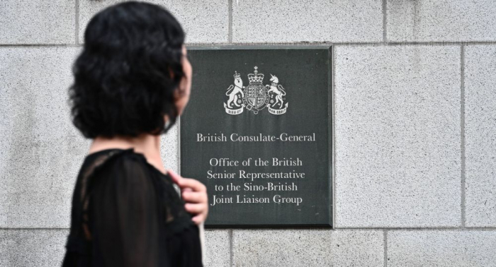 China confirma la detención de un empleado del Consulado británico en Hong Kong