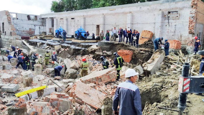   Rusia: Un constructor rescatado y varios atrapados bajo los escombros de una construcción colapsada en Novosibirsk  