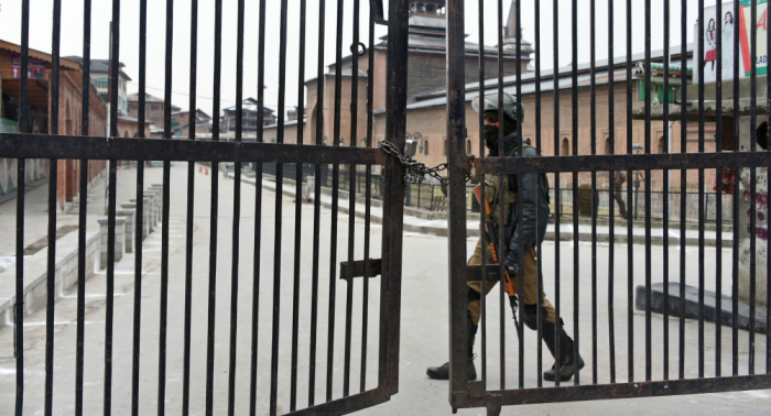 الهند تفرض حظرا عاما في إقليم كشمير