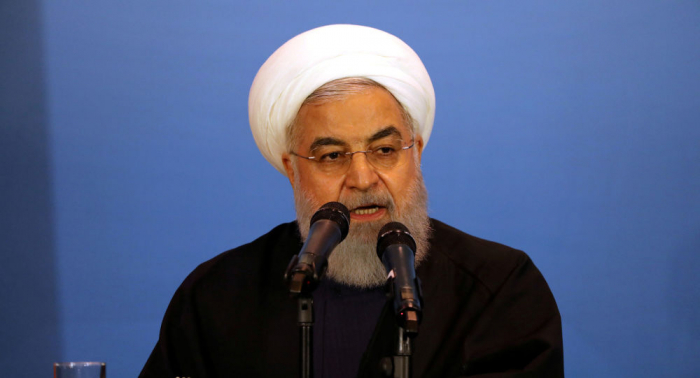 الرئيس الإيراني يزيح الستار عن أكبر سجادة يدوية في العالم