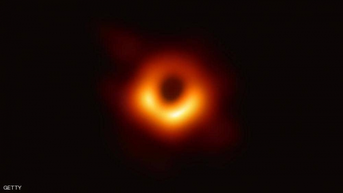 علماء يكتشفون ثقبا أسود "عملاقا"