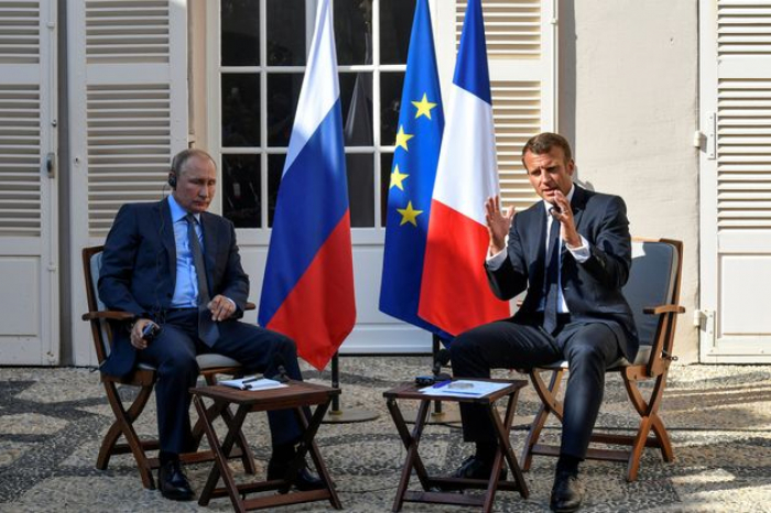 Macron à Moscou en 2020 pour le 75e anniversaire de la victoire sur l