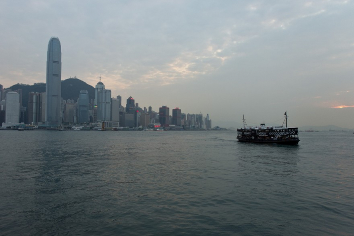   Hong Kong:   plus de 100 vols supprimés