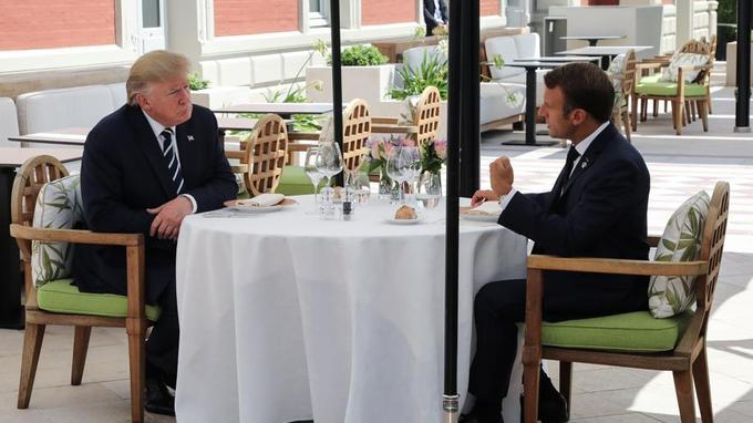   Donald Trump et Emmanuel Macron vont signer un accord sur la taxe numérique  
