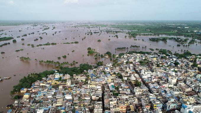     Mousson en Inde:   un million de déplacés, 184 morts dans des inondations  