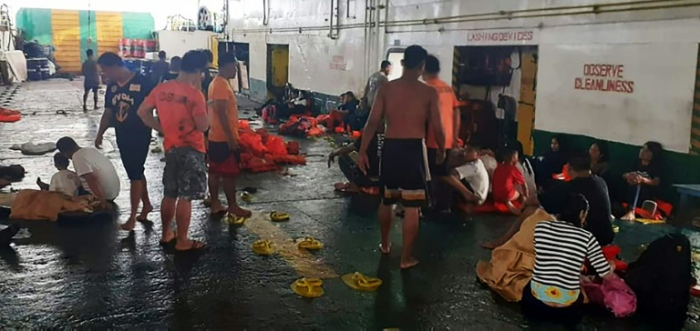 Incendie sur un ferry philippin:   trois morts, 245 passagers secourus  