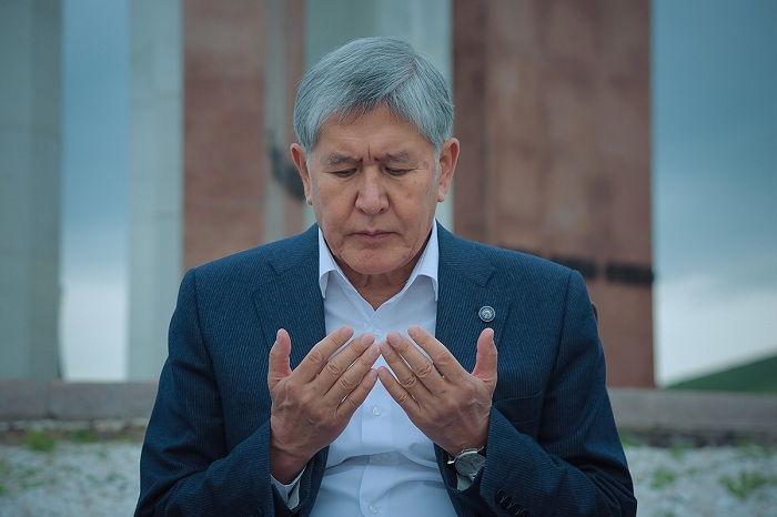       Mürəkkəb oyunların fiquru:    Atambayev nələr etmişdi və harada “yandı” –    TƏHLİL      