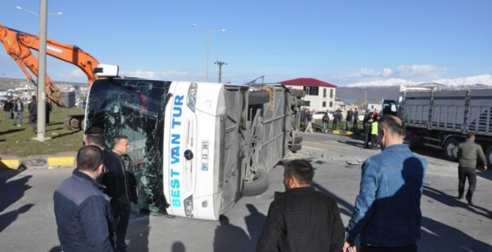  Türkiyədə avtobus aşdı-  14 azərbaycanlı yaralandı  