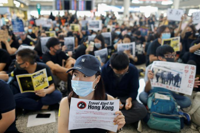   Hongkong:   des centaines de manifestants à l