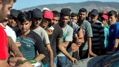 Eighteen migrants hurt trying to cross Bosnia-Croatia border: officials