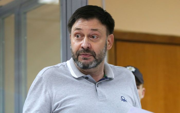 Ukrayna Vışinskini həbsdən azad edir