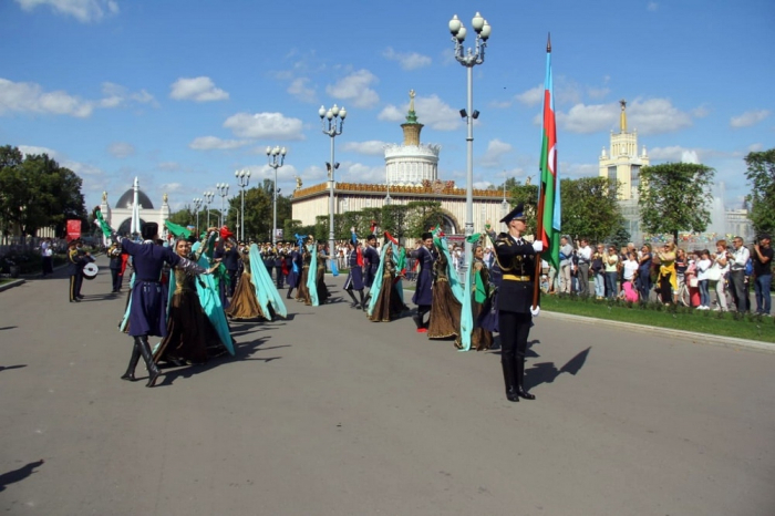   Orquesta Militar de Azerbaiyán sigue actuando en el festival internacional de música militar “Torre Spásskaya”  