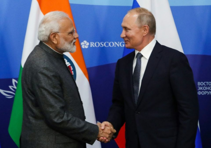 Poutine et Modi donnent une "nouvelle impulsion" à leurs liens économiques