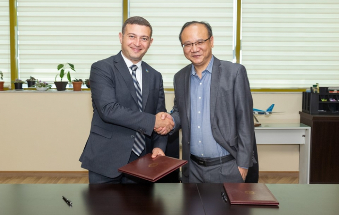   AZAL firma un acuerdo de tres años sobre vuelos chárter a China  