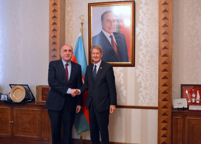 Ministro de Exteriores recibe al flamante embajador del Reino Unido de Gran Bretaña e Irlanda del Norte en Azerbaiyán 