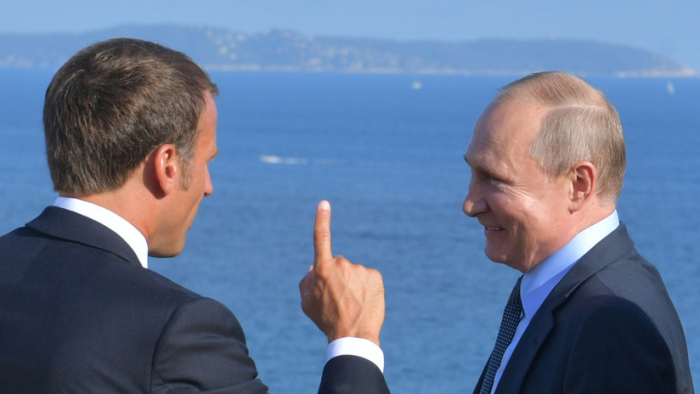   Putin y Macron mantienen una conversación telefónica  